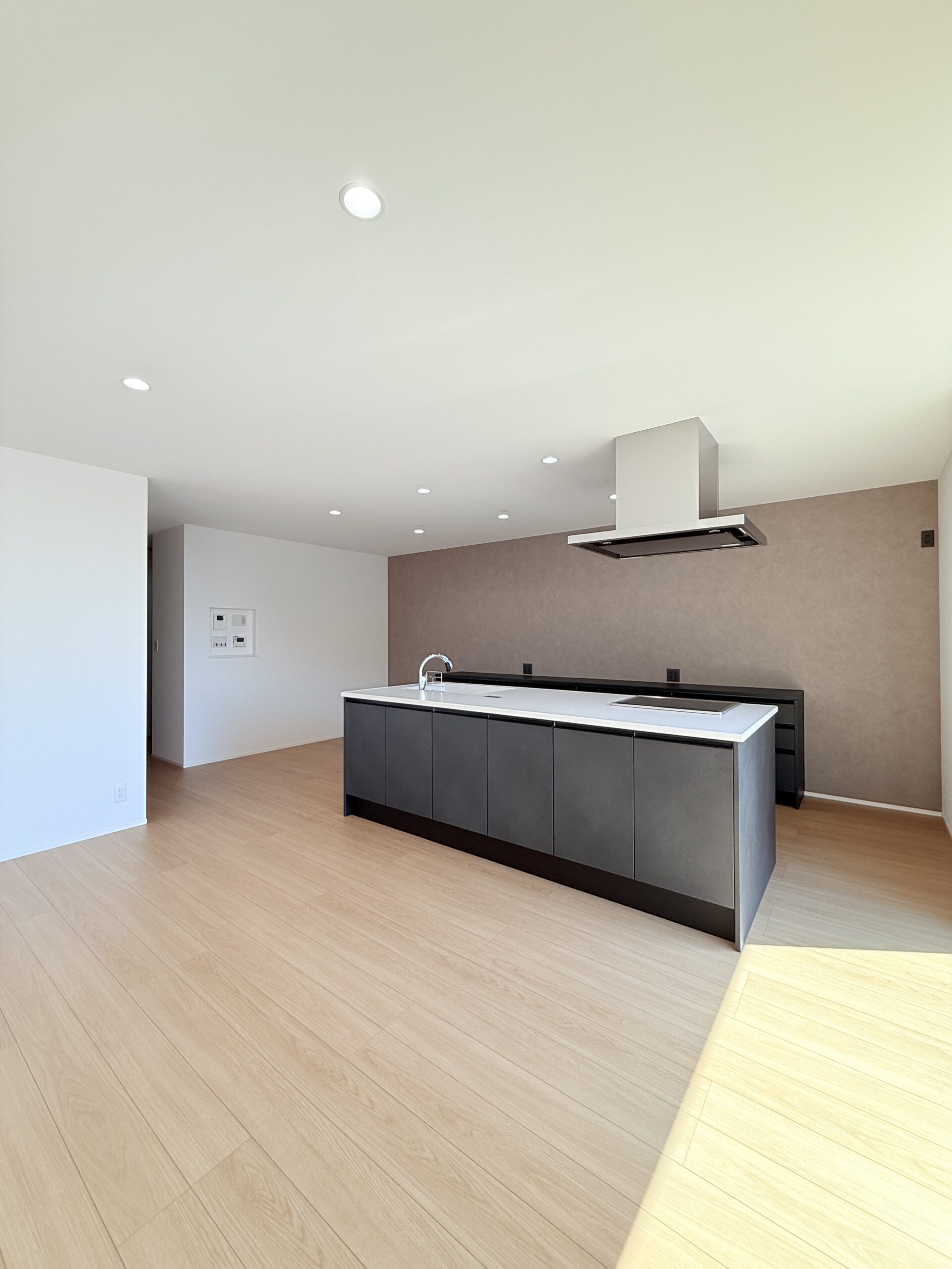 黒を基調としたシンプルモダンなお家